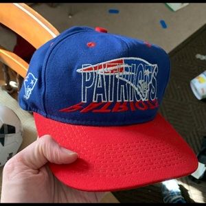 New England Patriots hat.